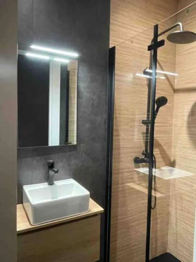 City Central 120M By Sleep In Bilbao Apartment